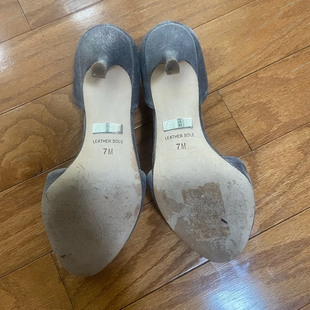 Badgley Mischka grey suede d’orsay pumps - Picture 6 of 8